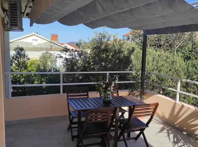 Peaceful With Beautiful View Apartamento Hvar Town